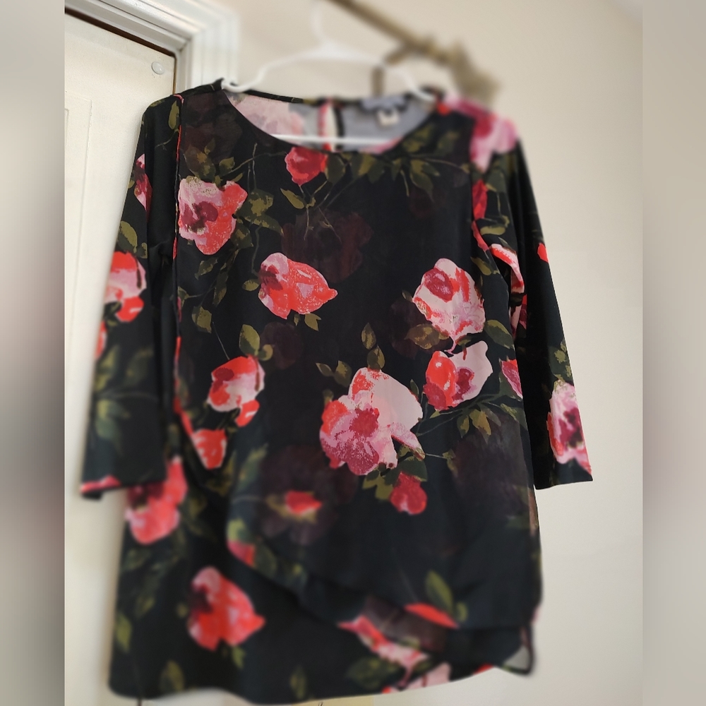 Trisisto Femme Black Floral Rose Top